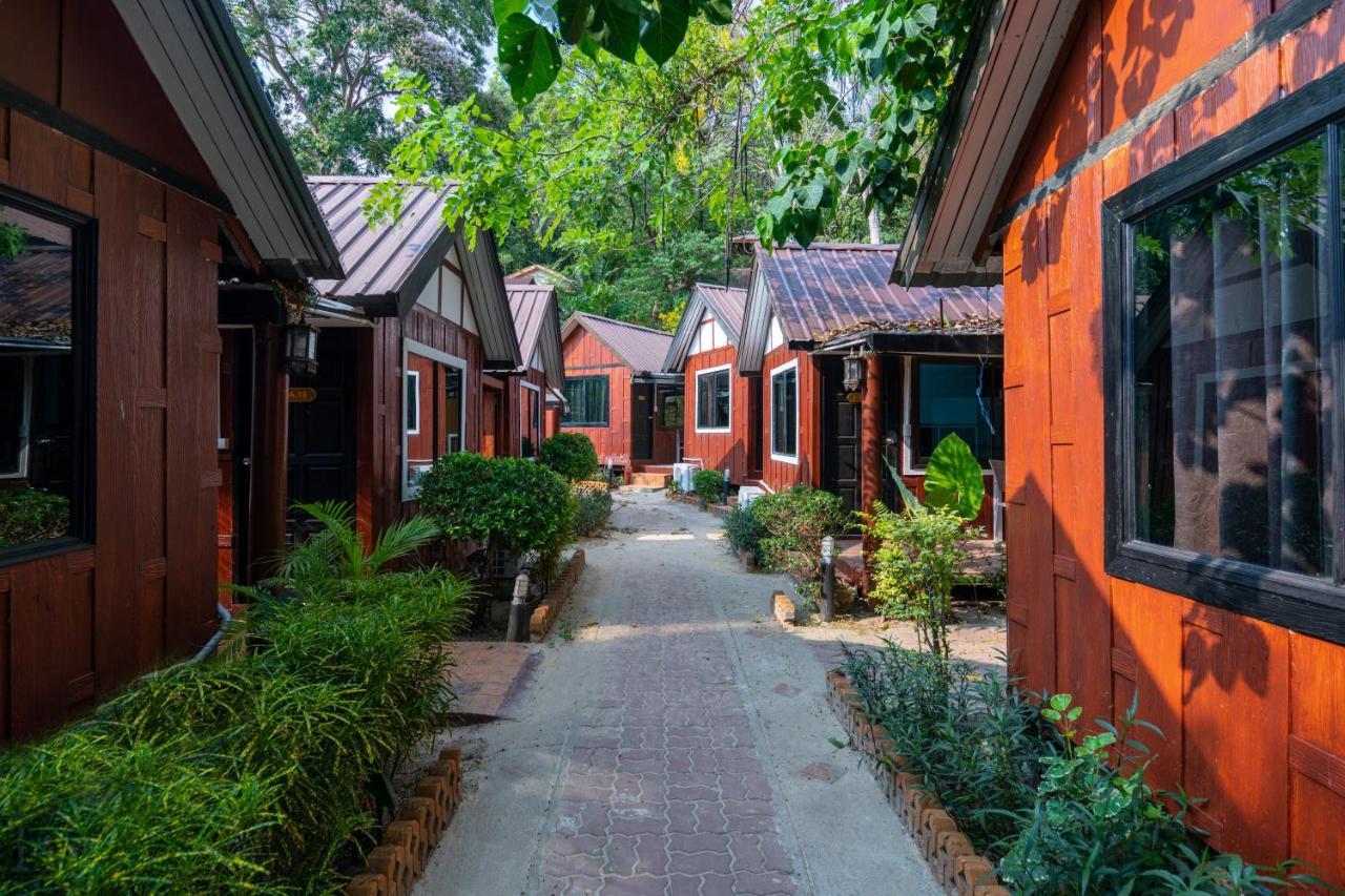 Phi Phi Long Beach Bungalow Exterior photo