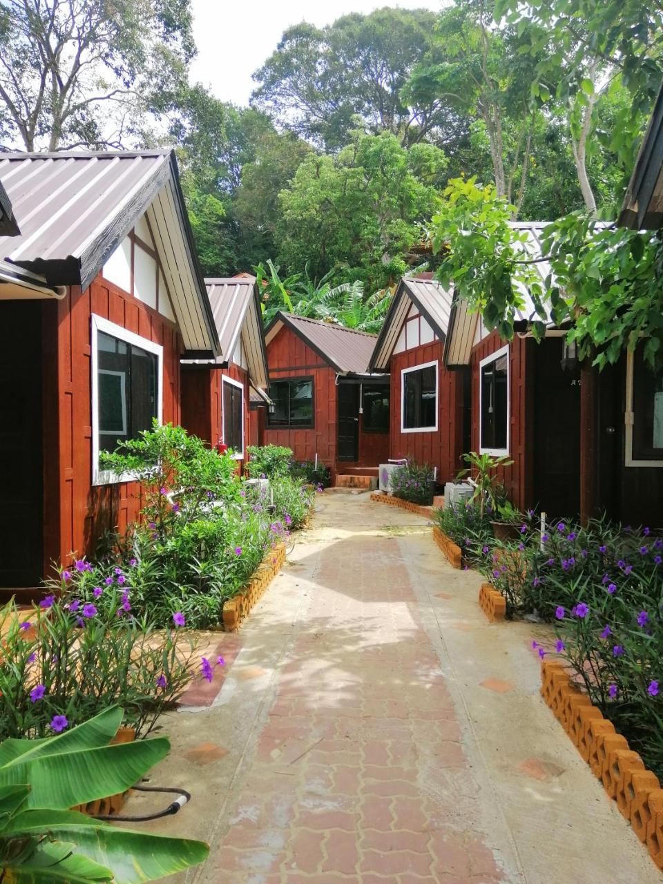 Phi Phi Long Beach Bungalow Exterior photo