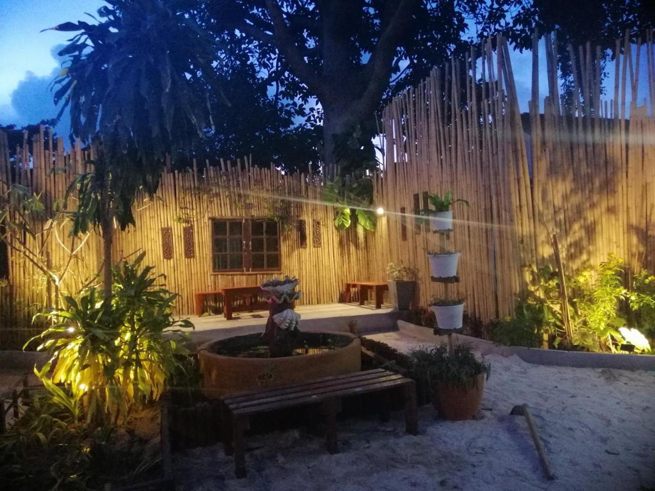 Phi Phi Long Beach Bungalow Exterior photo