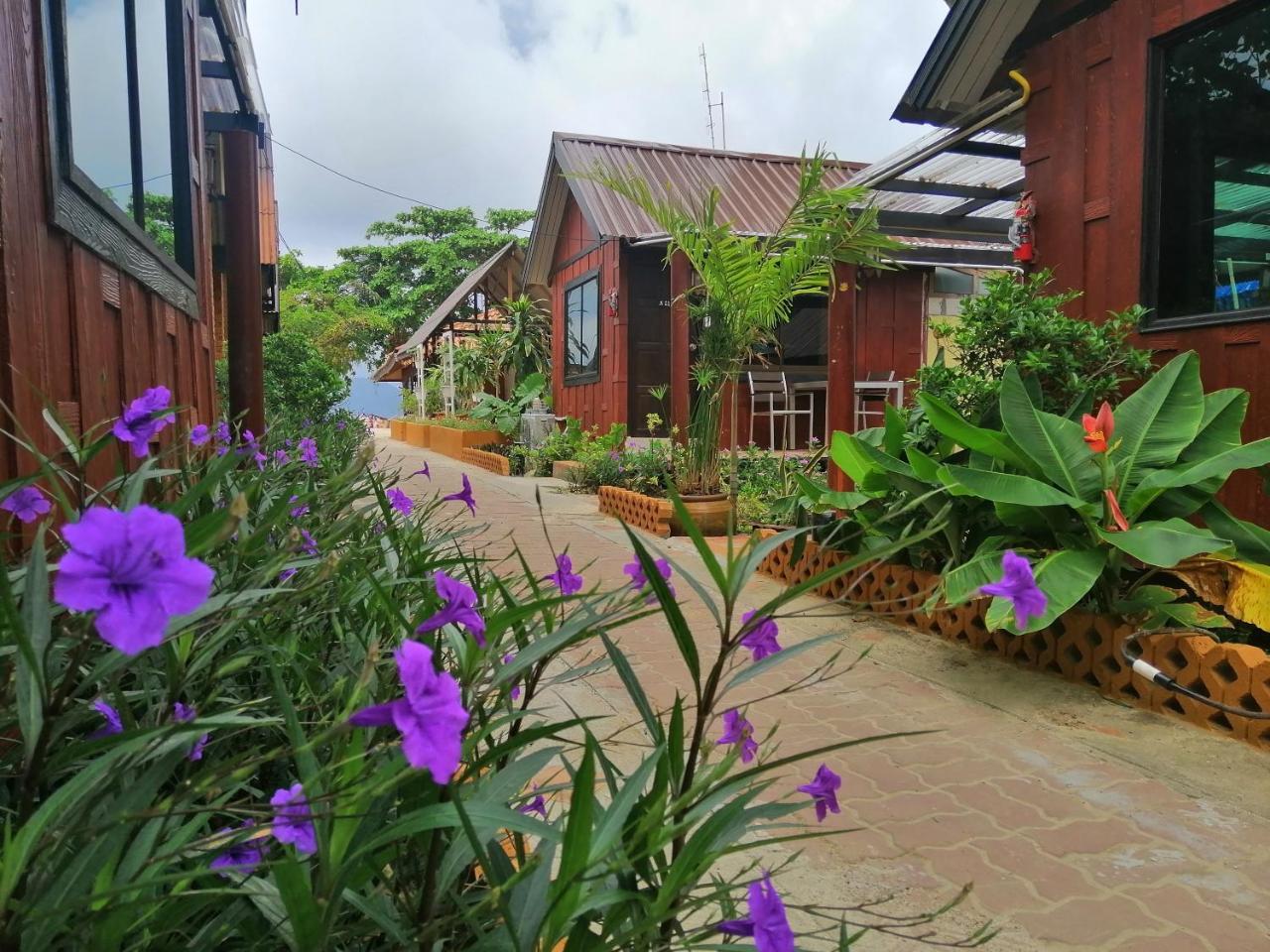 Phi Phi Long Beach Bungalow Exterior photo